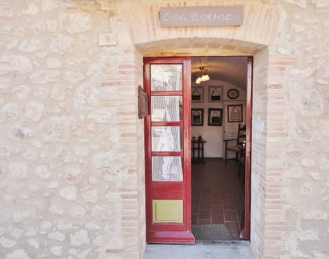 Facade/entrance, Decorative detail, Street view