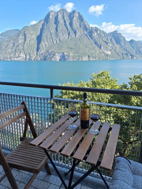 Balcony/Terrace, Lake view, Mountain view