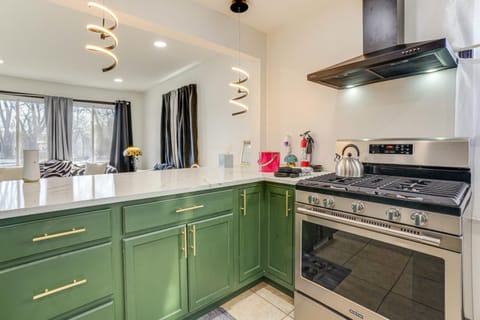 3 Mi to Hard Rock Casino Charming Home in Gary! House in Gary