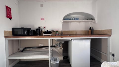 Coffee/tea facilities, Kitchen or kitchenette, dishwasher, toaster