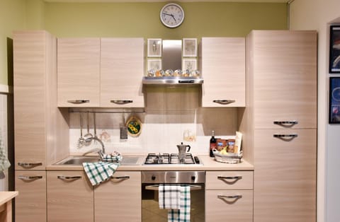 Kitchen or kitchenette, oven