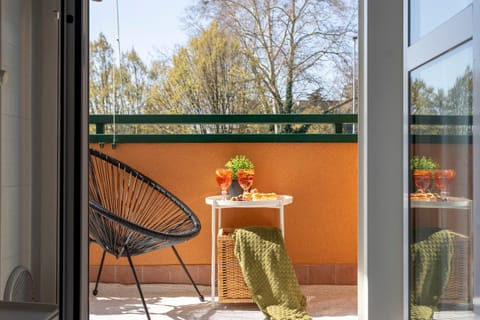 Spring, Day, View (from property/room), Balcony/Terrace