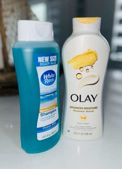 Modern Home with large private yard - Next to downtown & beach & airport - Pet friendly House in Dania Beach