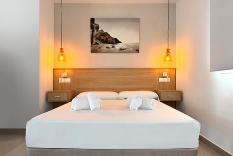 Bed, Bedroom, air conditioner