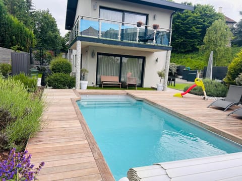 Maison T5 avec piscine T5chambres Annecy Villa in Annecy