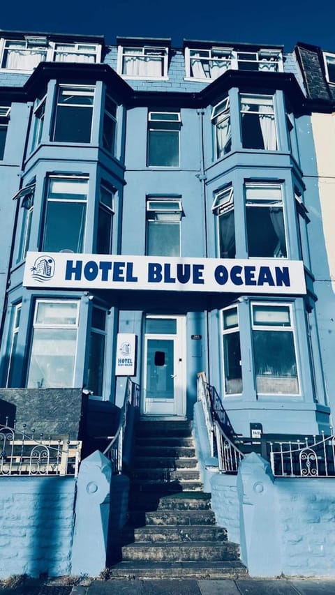 HOTEL BLUE OCEAN - Call For Cheap Prices - Check In Until 3AM Hotel in Blackpool