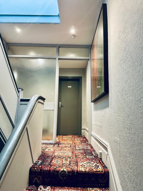 HOTEL BLUE OCEAN - Call For Cheap Prices - Check In Until 3AM Hotel in Blackpool