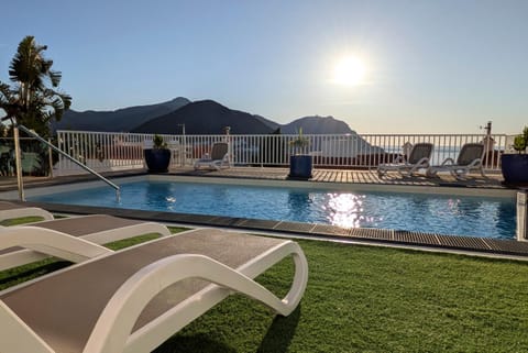 Solarium, Sea view, Swimming pool