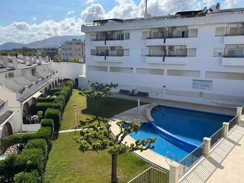 Garden, Swimming pool
