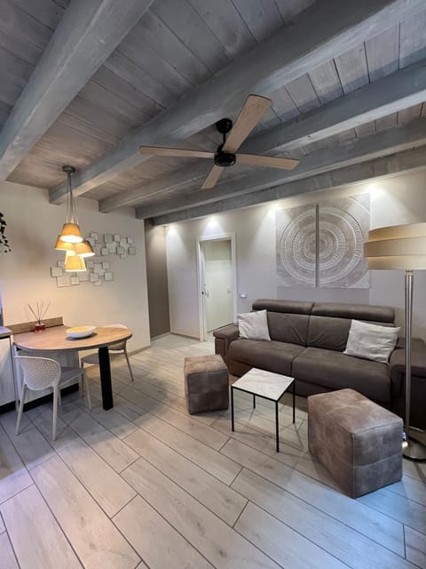 Incantevole Appartamento in Contrada del Mangano Apartment in Province of Brescia