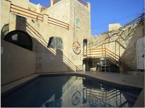 Cauchi 5 bedroom farmhouse in Gharb House in Malta