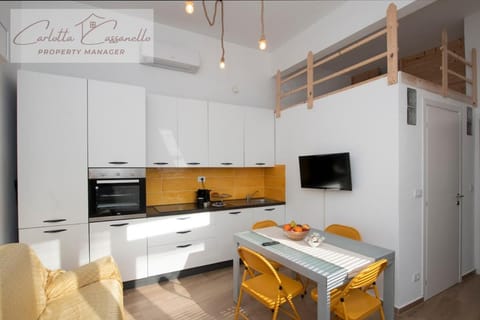TV and multimedia, Kitchen or kitchenette, Dining area, air conditioner