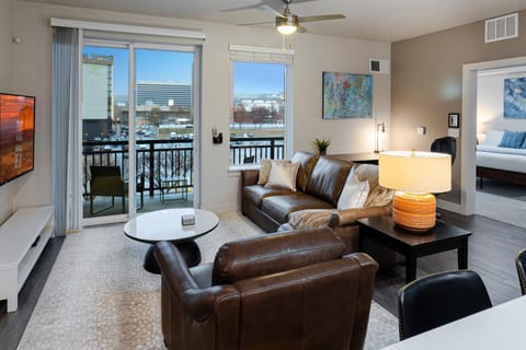 TV and multimedia, Balcony/Terrace, Living room, Seating area