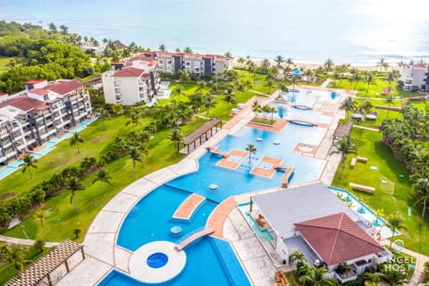 Bird's eye view, Swimming pool
