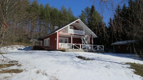 Mannimaatila AURA House in Finland