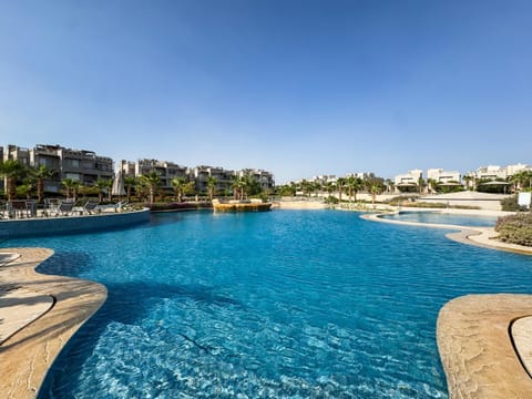 Property building, Day, City view, Pool view, Swimming pool
