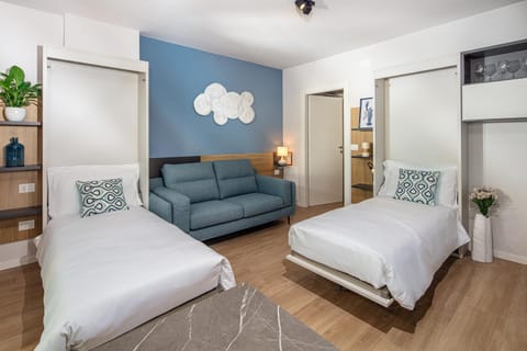 Bed, Living room, Photo of the whole room, Seating area, Bedroom