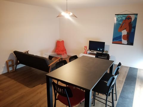 Living room, Dining area