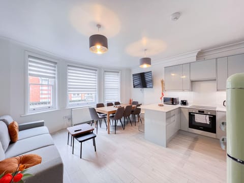 Living room, Seating area, Dining area