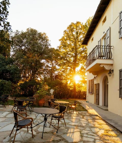 Patio, Breakfast