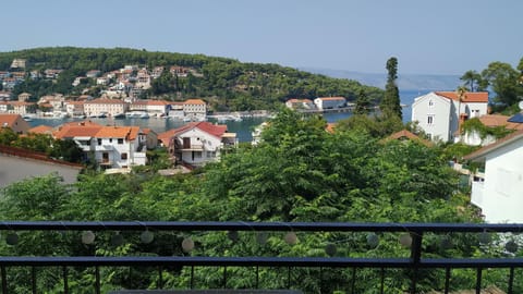 Neighbourhood, Natural landscape