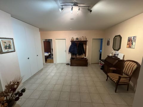 Canosa City Center, 4-5 bedroom flat with 127sq Apartment in Saint-Louis