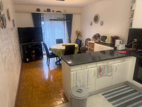 Canosa City Center, 4-5 bedroom flat with 127sq Apartment in Saint-Louis