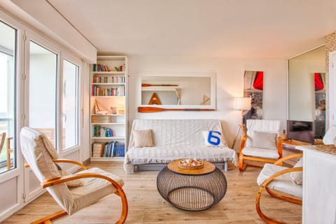 Seafront flat near Cabourg with free private parking Apartment in Normandy