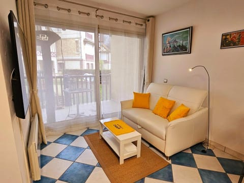 Armorial studio cosy 100m plage Apartment in Deauville