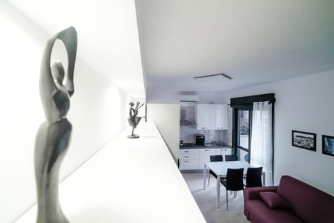 TV and multimedia, Coffee/tea facilities, Balcony/Terrace, Living room, Dining area