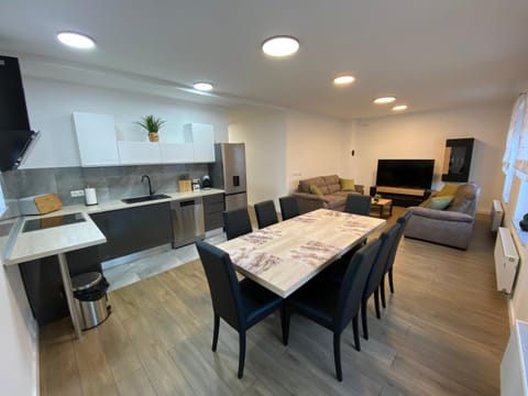 Kitchen or kitchenette, Living room, Dining area