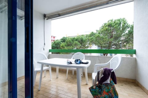 View (from property/room), Balcony/Terrace, furniture