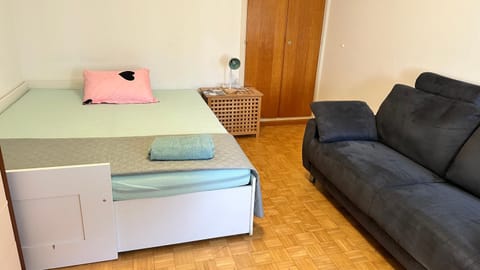 Habitacion en un piso compartido Apartment in Schaffhausen, Switzerland