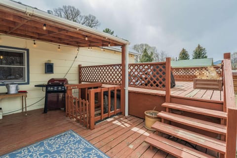 The Homestead! Stylish Escape with Scenic Views House in Buena Vista