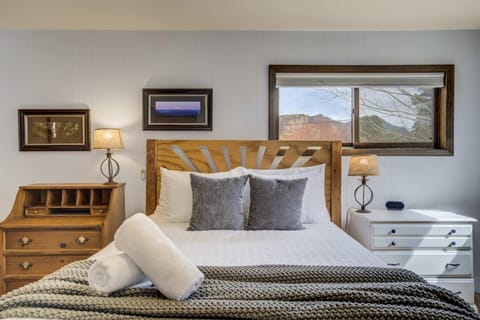 The Homestead! Stylish Escape with Scenic Views House in Buena Vista