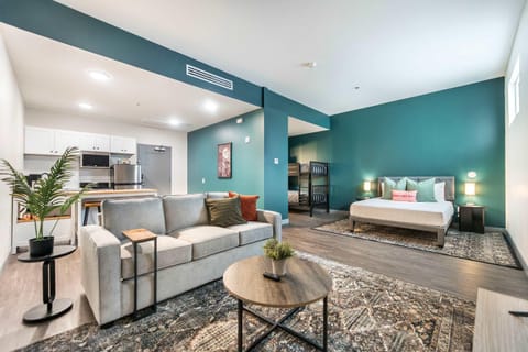 Where Otis & Etta Meet Downtown Macon Apartment in Macon