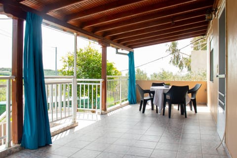 Day, View (from property/room), Balcony/Terrace, Balcony/Terrace, Dining area
