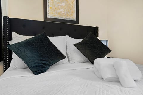 Carbon Ridge 300mbps WiFi - Dog Friendly House in Clarksville