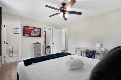 Carbon Ridge 300mbps WiFi - Dog Friendly House in Clarksville