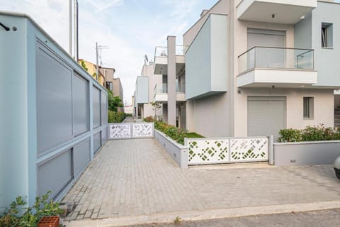 Elymara Family Vacation Home Apartment in Nikiti