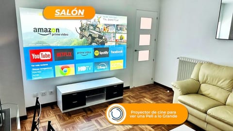 Communal lounge/ TV room, TV and multimedia, Living room
