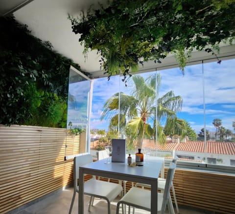 Day, Natural landscape, View (from property/room), Balcony/Terrace, Dining area