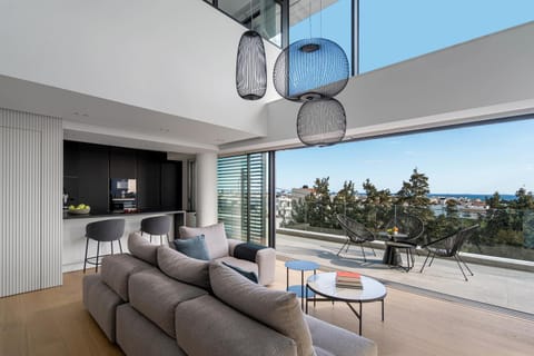 Patio, Communal lounge/ TV room, Day, Natural landscape, View (from property/room), Balcony/Terrace, Living room, Seating area, Dining area, Sea view