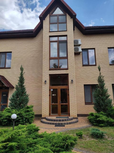 Facade/entrance, Garden view