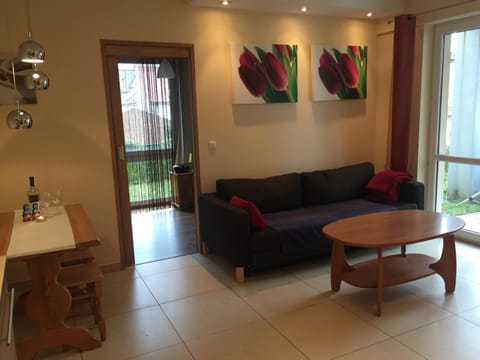 Living room, Entertainment, Family