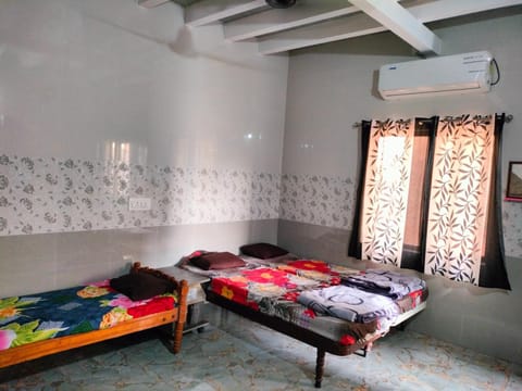 Bed, Bedroom, air conditioner