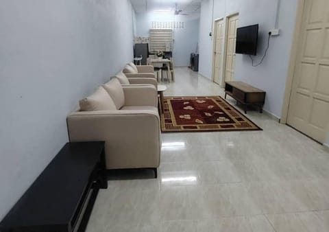 Communal lounge/ TV room, TV and multimedia, Living room, Seating area
