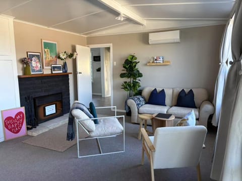 TV and multimedia, Living room, air conditioner