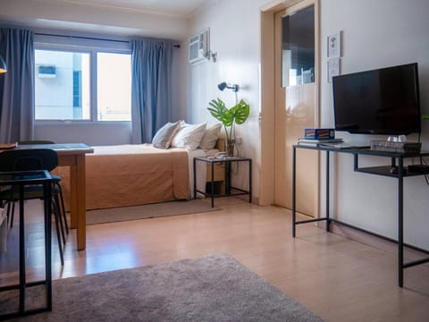 Bed, Evening entertainment, Bedroom