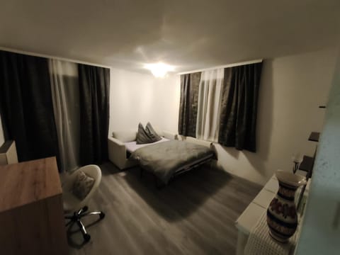 Modern Flat in Quaint Residence with Idyllic Garden Apartment in Innsbruck